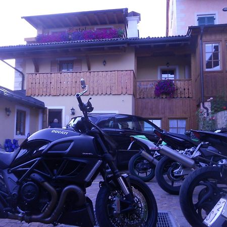 Hotel Garni Salvanel Кавалезе Екстериор снимка