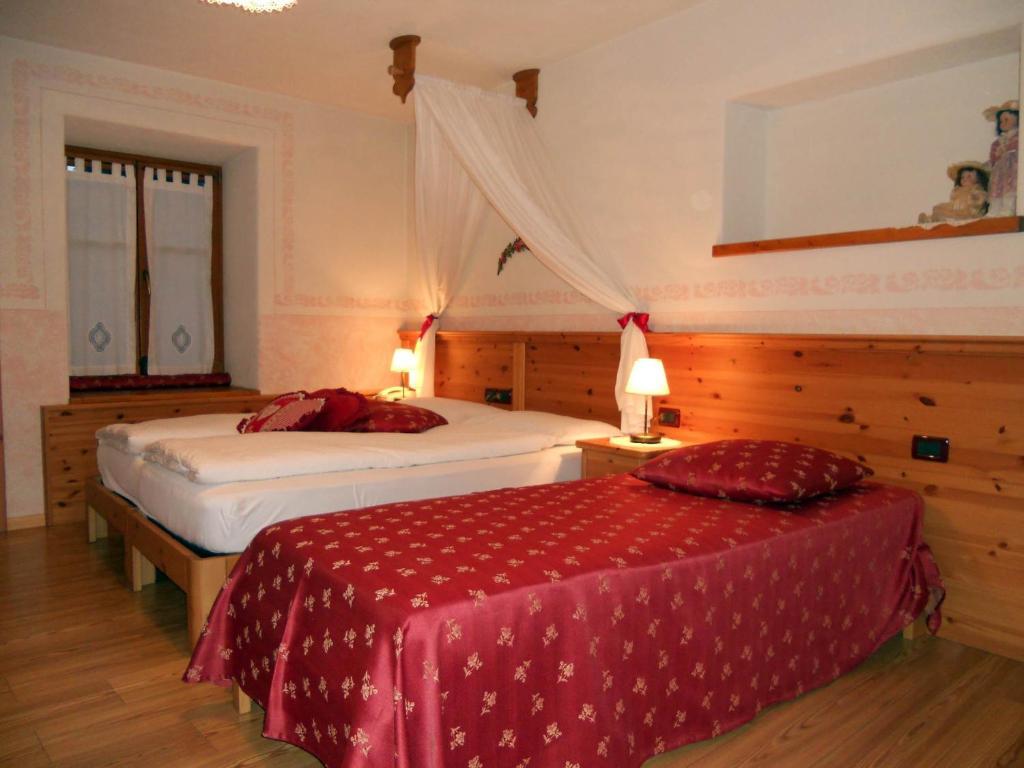 Hotel Garni Salvanel Кавалезе Стая снимка