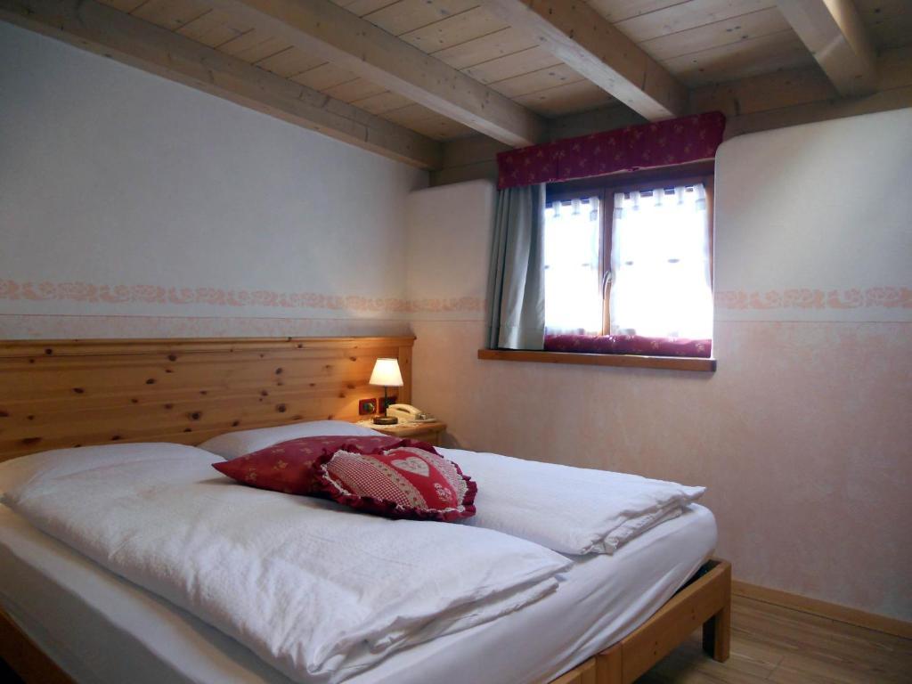 Hotel Garni Salvanel Кавалезе Стая снимка