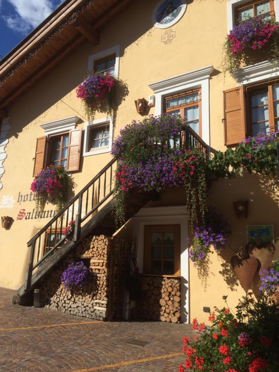 Hotel Garni Salvanel Кавалезе Екстериор снимка